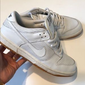 Rare Nike Dunk Low “Tribal” sample size 3.5Y